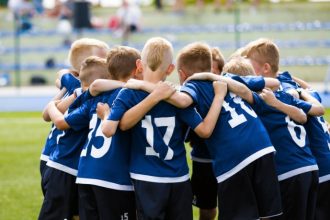 Márcio Pires de Moraes destaca como os esportes coletivos fortalecem o corpo, estimulam a mente e criam laços de união.