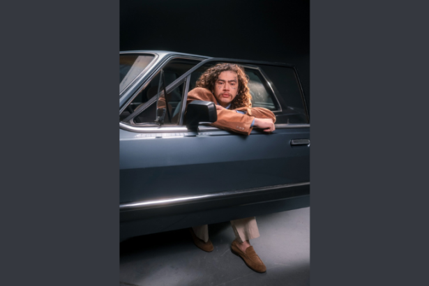 A estreia musical de Whindersson Nunes ganha força com a Non Stop no lançamento de “Se Eu Sofresse em 1985”. (Crédito: Allison Valentim)