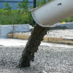 Valderci Malagosini Machado destaca o papel dos artefatos de concreto na expansão segura das cidades brasileiras.