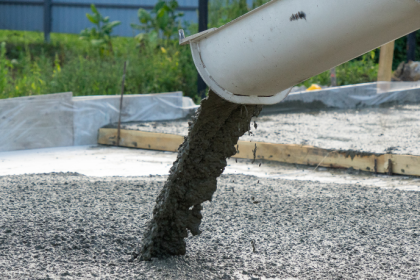 Valderci Malagosini Machado destaca o papel dos artefatos de concreto na expansão segura das cidades brasileiras.