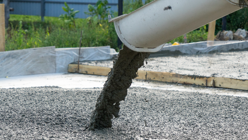 Valderci Malagosini Machado destaca o papel dos artefatos de concreto na expansão segura das cidades brasileiras.