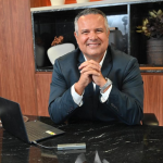 A engenharia de infraestrutura como pilar de obras duradouras no Brasil contemporâneo, com Elmar Juan Passos Varjão Bomfim.