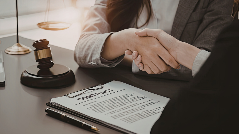 Relações pessoais e profissionais protegidas pelo Direito Civil segundo Hebron Costa Cruz de Oliveira.