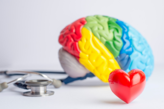 Neurodivergência e cotidiano: Alexandre Costa Pedrosa analisa como a tomada de decisão e a sobrecarga mental impactam a vida diária.