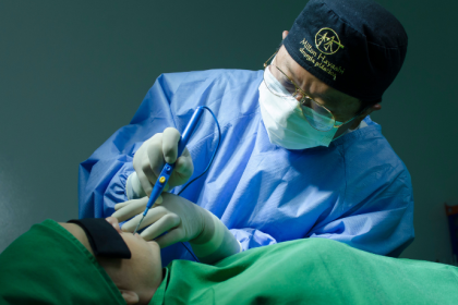 A rinoplastia estruturada exige cuidados no pós-operatório para reduzir complicações, destaca Milton Seigi Hayashi.